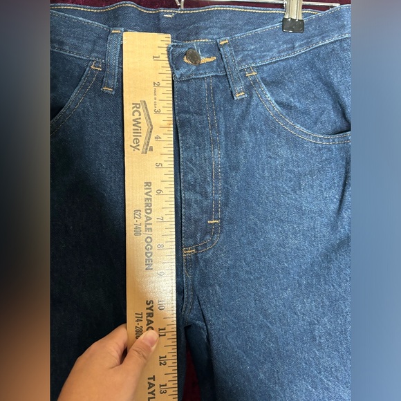 Rustler Mens Medium Wash Blue Denim Jeans Regular Fit Straight Leg Size 30X32 - Picture 9 of 9